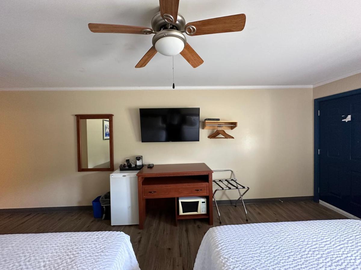 Travellers Inn Fredericton Nb Waasis Экстерьер фото