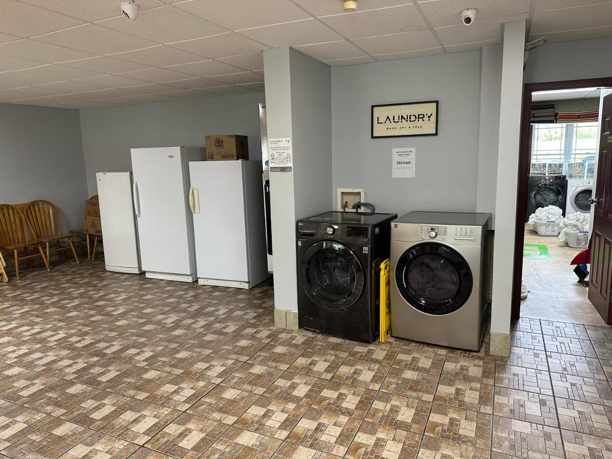 Travellers Inn Fredericton Nb Waasis Экстерьер фото